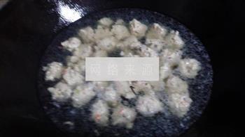 菠菜鸡肉丸子汤怎么做，菠菜鸡肉丸子汤怎么做好吃，菠菜鸡肉丸子汤做法