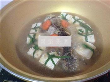 鲫鱼豆腐夹肉汤怎么做，鲫鱼豆腐夹肉汤怎么做好吃，鲫鱼豆腐夹肉汤做法