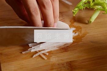 萝卜菌菇汤怎么做，萝卜菌菇汤怎么做好吃，萝卜菌菇汤做法