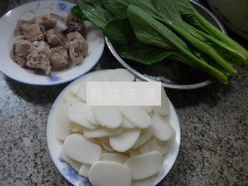 油菜蕻排骨年糕汤怎么做，油菜蕻排骨年糕汤怎么做好吃，油菜蕻排骨年糕汤做法