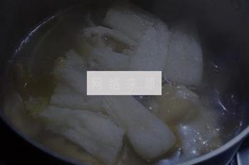 竹荪煲鸡汤怎么做，竹荪煲鸡汤怎么做好吃，竹荪煲鸡汤做法