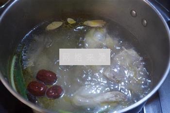 竹荪煲鸡汤怎么做，竹荪煲鸡汤怎么做好吃，竹荪煲鸡汤做法