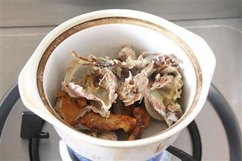 鸭架煲萝卜汤怎么做，鸭架煲萝卜汤怎么做好吃，鸭架煲萝卜汤做法