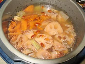 腔排莲藕养生汤怎么做，腔排莲藕养生汤怎么做好吃，腔排莲藕养生汤做法