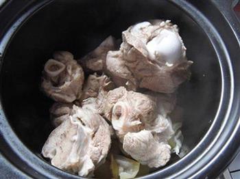 秋葵炖棒骨汤怎么做，秋葵炖棒骨汤怎么做好吃，秋葵炖棒骨汤做法