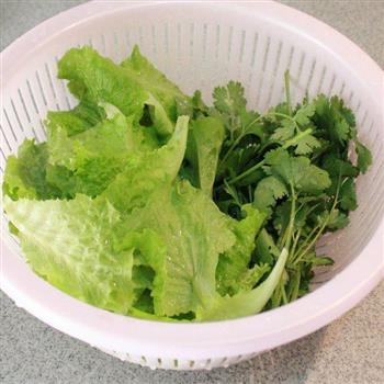 芋头生菜汤怎么做，芋头生菜汤怎么做好吃，芋头生菜汤做法
