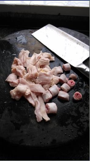墨鱼猪肚排骨汤怎么做，墨鱼猪肚排骨汤怎么做好吃，墨鱼猪肚排骨汤做法