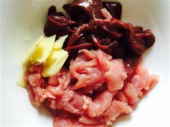 生滚猪肝瘦肉菠菜根汤怎么做，生滚猪肝瘦肉菠菜根汤怎么做好吃，生滚猪肝瘦肉菠菜根汤做法