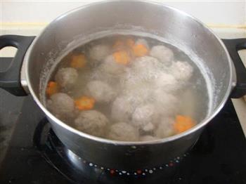 豌豆苗肉丸汤怎么做，豌豆苗肉丸汤怎么做好吃，豌豆苗肉丸汤做法