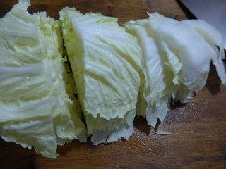 海带结白菜排骨汤怎么做，海带结白菜排骨汤怎么做好吃，海带结白菜排骨汤做法