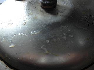 海带结白菜排骨汤怎么做，海带结白菜排骨汤怎么做好吃，海带结白菜排骨汤做法