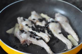 豆豉焖草鱼怎么做，豆豉焖草鱼怎么做好吃，豆豉焖草鱼做法