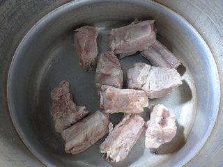 海带结白菜排骨汤怎么做，海带结白菜排骨汤怎么做好吃，海带结白菜排骨汤做法