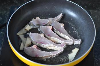 豆豉焖草鱼怎么做，豆豉焖草鱼怎么做好吃，豆豉焖草鱼做法