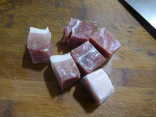 咸肉雷笋肉骨汤怎么做，咸肉雷笋肉骨汤怎么做好吃，咸肉雷笋肉骨汤做法
