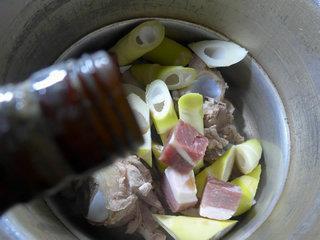 咸肉雷笋肉骨汤怎么做，咸肉雷笋肉骨汤怎么做好吃，咸肉雷笋肉骨汤做法