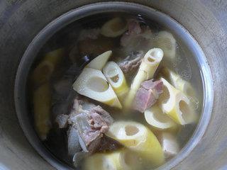 咸肉雷笋肉骨汤怎么做，咸肉雷笋肉骨汤怎么做好吃，咸肉雷笋肉骨汤做法