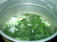 蛋清茼蒿淡菜汤怎么做，蛋清茼蒿淡菜汤怎么做好吃，蛋清茼蒿淡菜汤做法