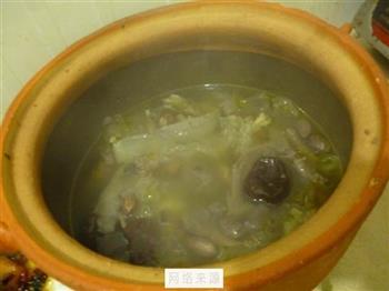 滋补药膳沙锅白鸽汤怎么做，滋补药膳沙锅白鸽汤怎么做好吃，滋补药膳沙锅白鸽汤做法