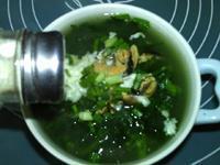 蛋清茼蒿淡菜汤怎么做，蛋清茼蒿淡菜汤怎么做好吃，蛋清茼蒿淡菜汤做法