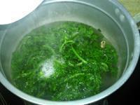 蛋清茼蒿淡菜汤怎么做，蛋清茼蒿淡菜汤怎么做好吃，蛋清茼蒿淡菜汤做法