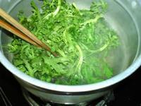蛋清茼蒿淡菜汤怎么做，蛋清茼蒿淡菜汤怎么做好吃，蛋清茼蒿淡菜汤做法