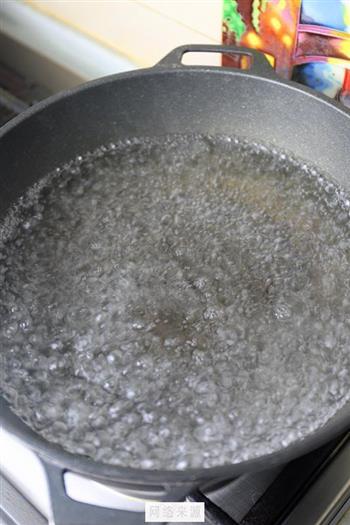 松茸土鸡汤怎么做，松茸土鸡汤怎么做好吃，松茸土鸡汤做法