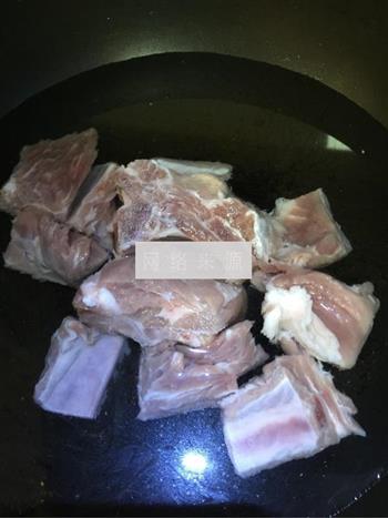 大骨汤炖排骨怎么做，大骨汤炖排骨怎么做好吃，大骨汤炖排骨做法