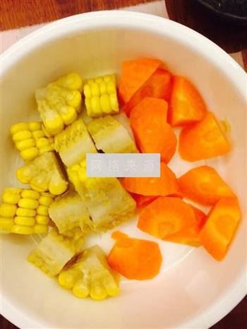 大骨汤炖排骨怎么做，大骨汤炖排骨怎么做好吃，大骨汤炖排骨做法