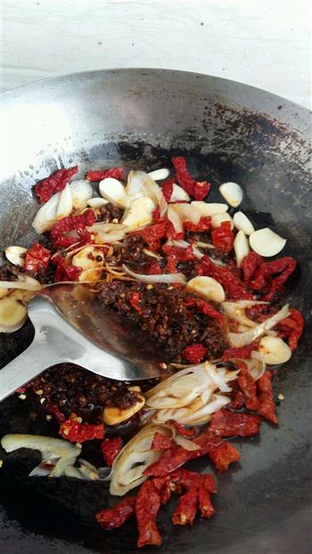 爆炒虾尾怎么做，爆炒虾尾怎么做好吃，爆炒虾尾做法