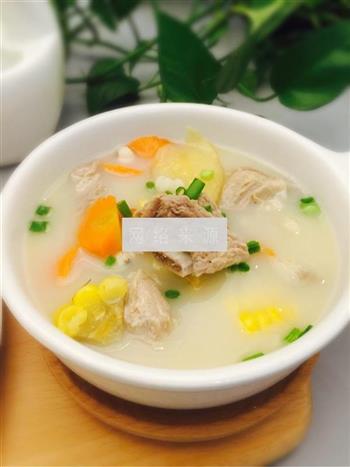 大骨汤炖排骨怎么做，大骨汤炖排骨怎么做好吃，大骨汤炖排骨做法