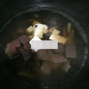 豆腐牛血汤怎么做，豆腐牛血汤怎么做好吃，豆腐牛血汤做法