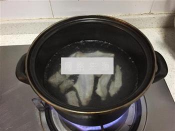 马蹄粟米腊鸡汤怎么做，马蹄粟米腊鸡汤怎么做好吃，马蹄粟米腊鸡汤做法