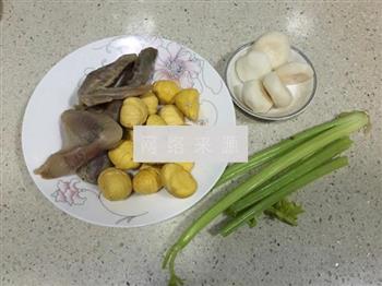 马蹄粟米腊鸡汤怎么做，马蹄粟米腊鸡汤怎么做好吃，马蹄粟米腊鸡汤做法