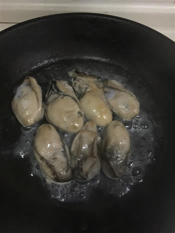香煎晨洲蚝怎么做，香煎晨洲蚝怎么做好吃，香煎晨洲蚝做法