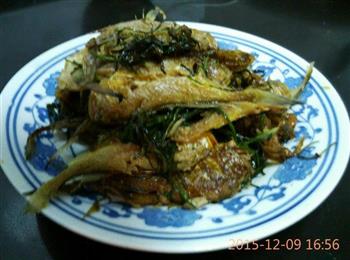 野葱烤小黄鱼怎么做，野葱烤小黄鱼怎么做好吃，野葱烤小黄鱼做法