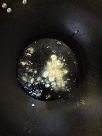 青红椒鲫鱼怎么做，青红椒鲫鱼怎么做好吃，青红椒鲫鱼做法