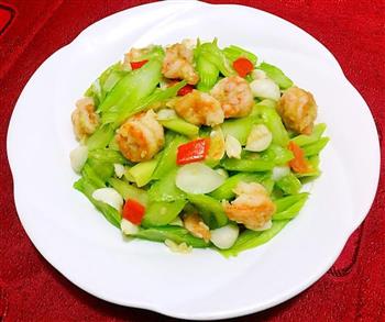 西芹百合溜虾仁怎么做，西芹百合溜虾仁怎么做好吃，西芹百合溜虾仁做法
