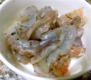 西芹百合溜虾仁怎么做，西芹百合溜虾仁怎么做好吃，西芹百合溜虾仁做法