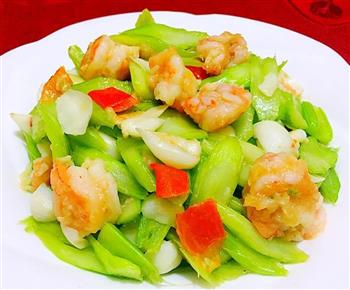 西芹百合溜虾仁怎么做，西芹百合溜虾仁怎么做好吃，西芹百合溜虾仁做法
