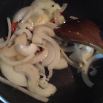 麻辣鱿鱼怎么做，麻辣鱿鱼怎么做好吃，麻辣鱿鱼做法