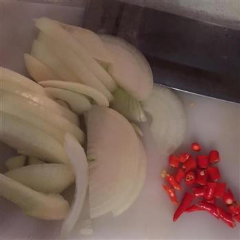 麻辣鱿鱼怎么做，麻辣鱿鱼怎么做好吃，麻辣鱿鱼做法