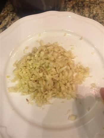 粤菜-蒜蓉粉丝蒸开边虾怎么做，粤菜-蒜蓉粉丝蒸开边虾怎么做好吃，粤菜-蒜蓉粉丝蒸开边虾做法