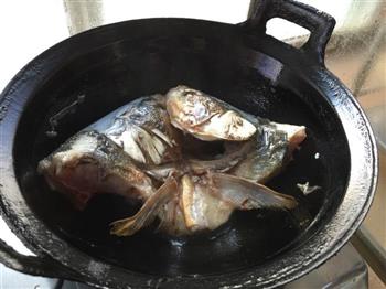 浓汤大鱼头怎么做，浓汤大鱼头怎么做好吃，浓汤大鱼头做法
