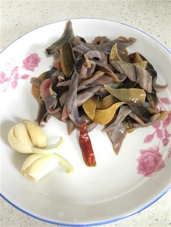 炒鳝丝怎么做，炒鳝丝怎么做好吃，炒鳝丝做法