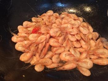 酱油炒河虾怎么做，酱油炒河虾怎么做好吃，酱油炒河虾做法