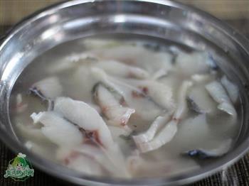 正宗四川酸菜鱼怎么做，正宗四川酸菜鱼怎么做好吃，正宗四川酸菜鱼做法