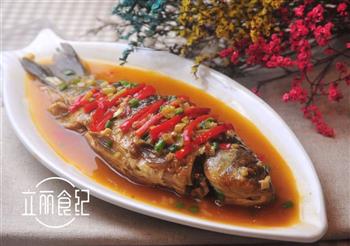 红烧鲫鱼-零经验的拿手菜系列怎么做，红烧鲫鱼-零经验的拿手菜系列怎么做好吃，红烧鲫鱼-零经验的拿手菜系列做法