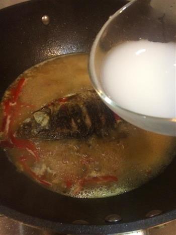 红烧鲫鱼-零经验的拿手菜系列怎么做，红烧鲫鱼-零经验的拿手菜系列怎么做好吃，红烧鲫鱼-零经验的拿手菜系列做法
