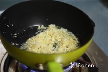 银鱼仔蒸丝瓜怎么做，银鱼仔蒸丝瓜怎么做好吃，银鱼仔蒸丝瓜做法